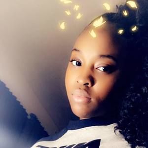 Meet your Posher, Alondra